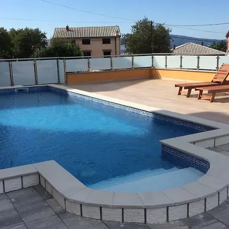In Mit Gemeinsamem Pool, Terrasse Und Grill Und Panoramablick *