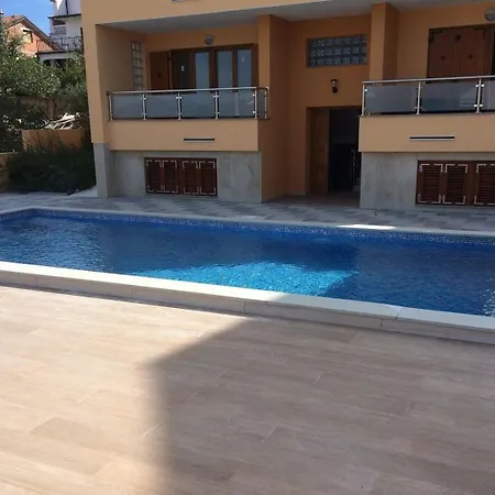 דירה In Mit Gemeinsamem Pool, Terrasse Und Grill Und Panoramablick נובי ווינודולסקי